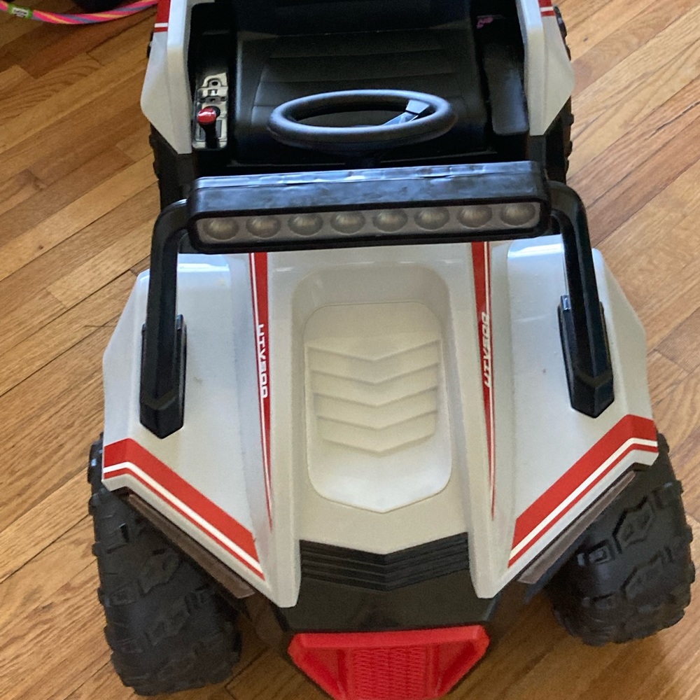 Kids Ride On - Picture 3 of 3